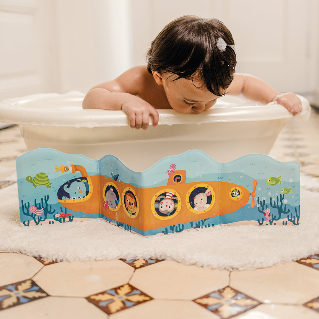 Water Fun with Captain Lolo! Folding Bath Book