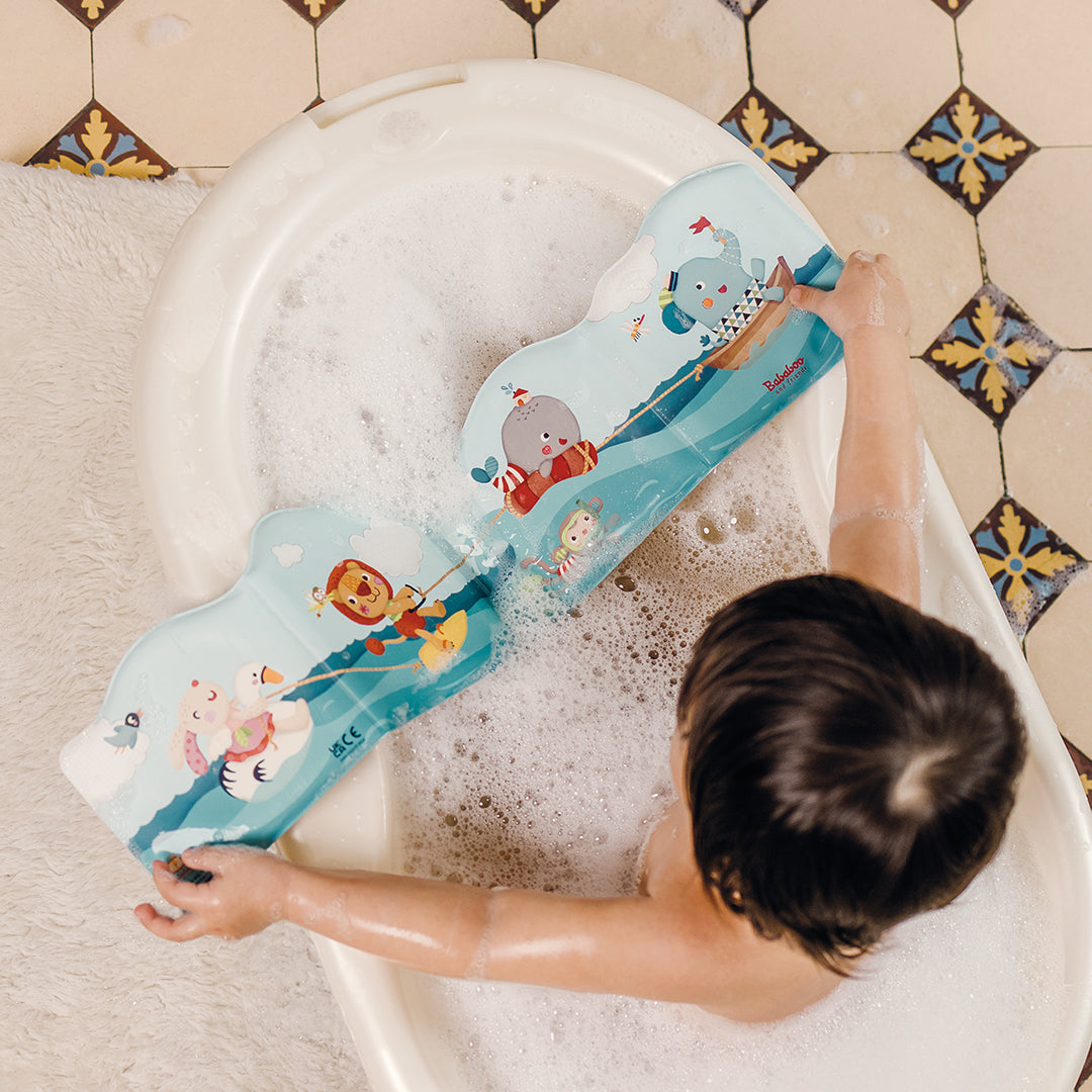 Water Fun with Captain Lolo! Folding Bath Book